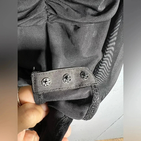 Princess Polly Asher Ruched Long Sleeve Bodysuit.  Size 2 - Picture 8 of 9